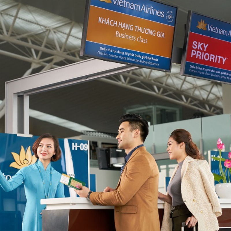 Đặt vé xe Hải Hậu Quảng Ninh online: Hình ảnh màn hình điện thoại hiển thị giao diện đặt vé xe.