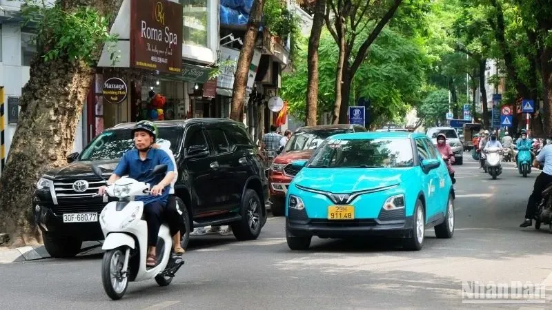 Nghỉ ngơi trên xe khách